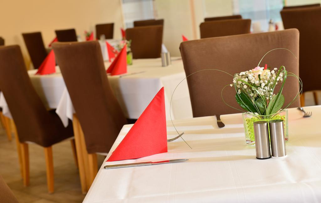Michel Hotel Frankfurt Airport Ruesselsheim Ngoại thất bức ảnh