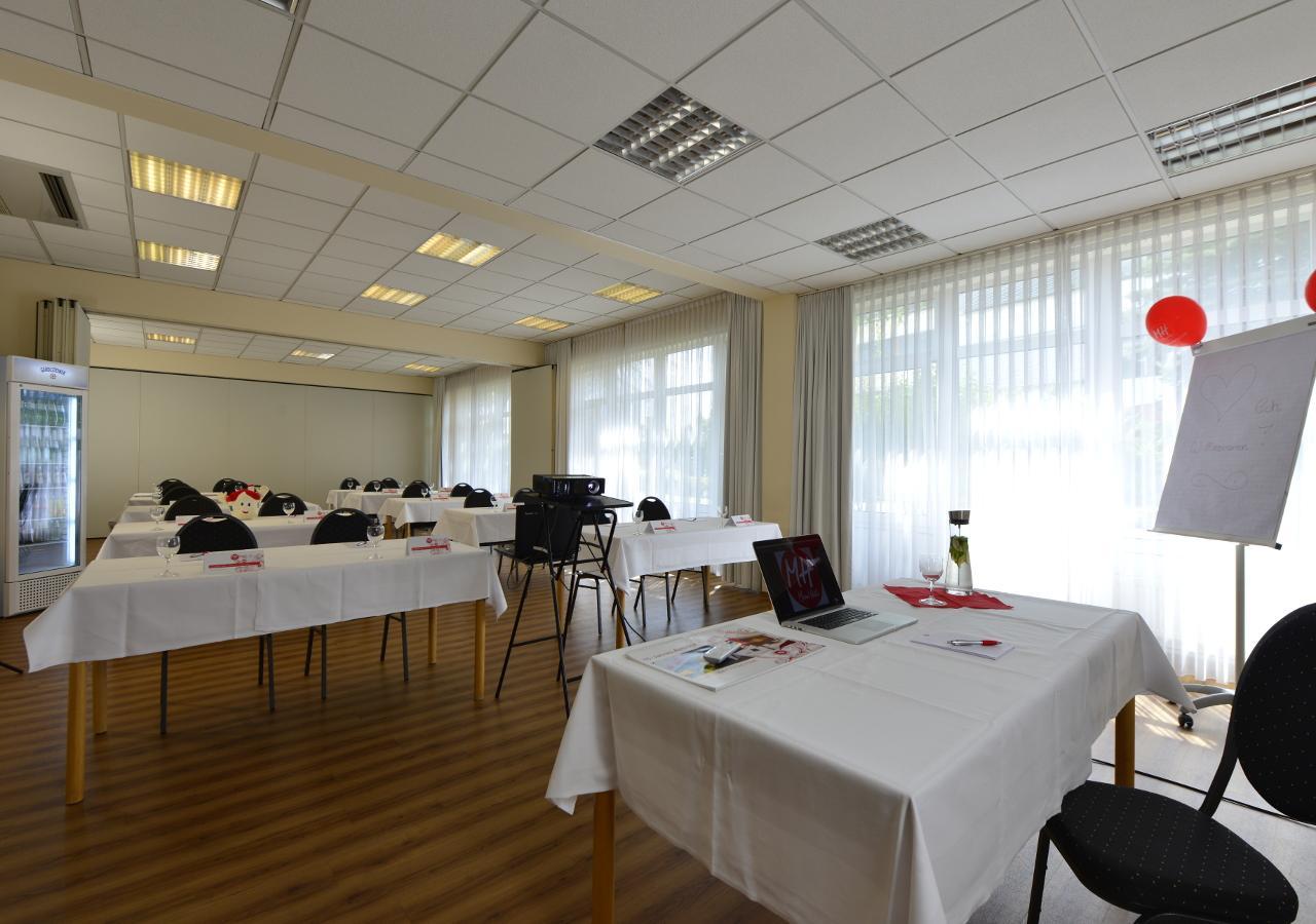 Michel Hotel Frankfurt Airport Ruesselsheim Ngoại thất bức ảnh