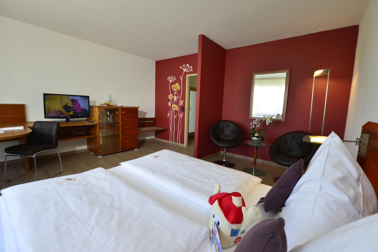 Michel Hotel Frankfurt Airport Ruesselsheim Ngoại thất bức ảnh