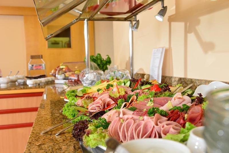 Michel Hotel Frankfurt Airport Ruesselsheim Ngoại thất bức ảnh