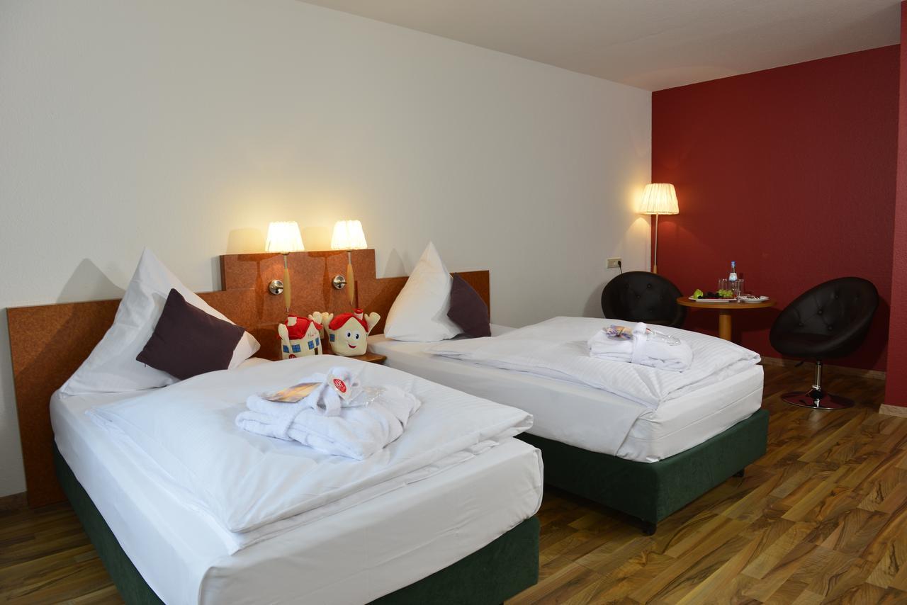 Michel Hotel Frankfurt Airport Ruesselsheim Ngoại thất bức ảnh