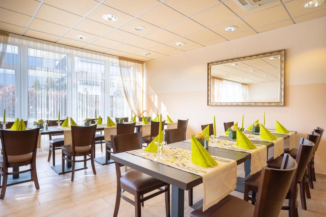 Michel Hotel Frankfurt Airport Ruesselsheim Ngoại thất bức ảnh
